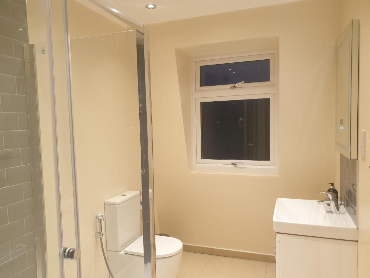 London Luxury 3 Bedroom 2 Bathrooms Flat 1 Min To Redbridge Station Free Parking & Wifi Wanstead Экстерьер фото