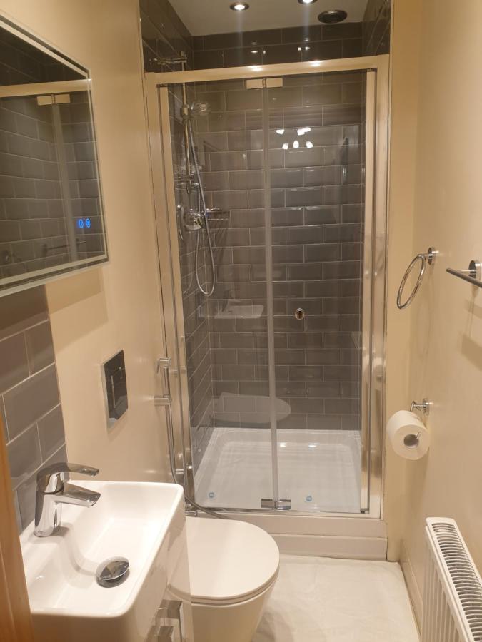 London Luxury 3 Bedroom 2 Bathrooms Flat 1 Min To Redbridge Station Free Parking & Wifi Wanstead Экстерьер фото